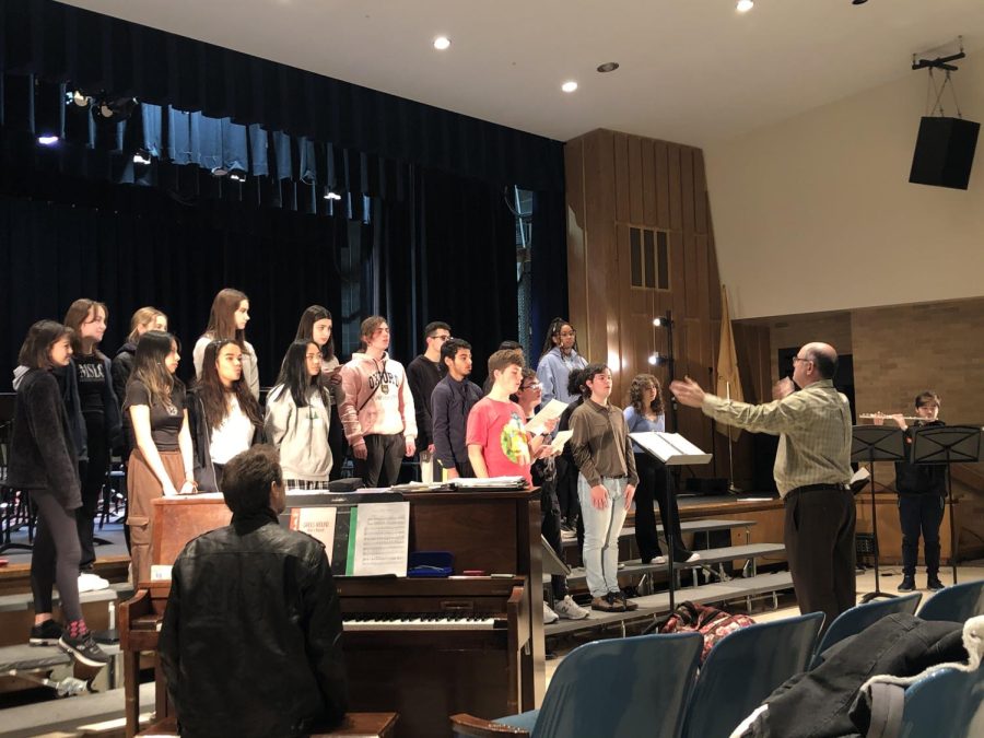 School Choir and Band Concert Brings Holiday Cheer